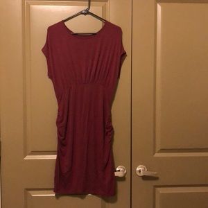 Size S fitted burgundy maternity dress